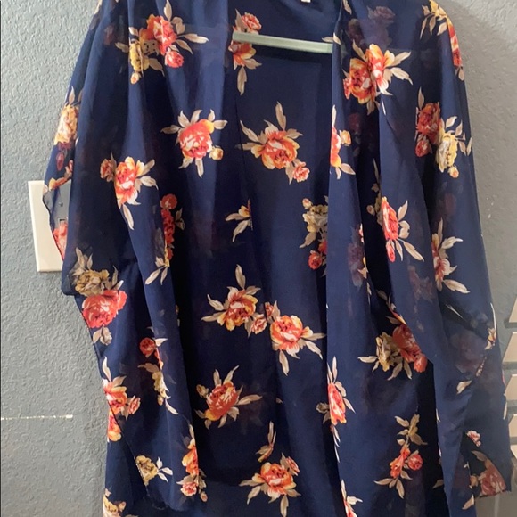 Top - Picture 2 of 2